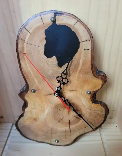 Horloge murale en bois